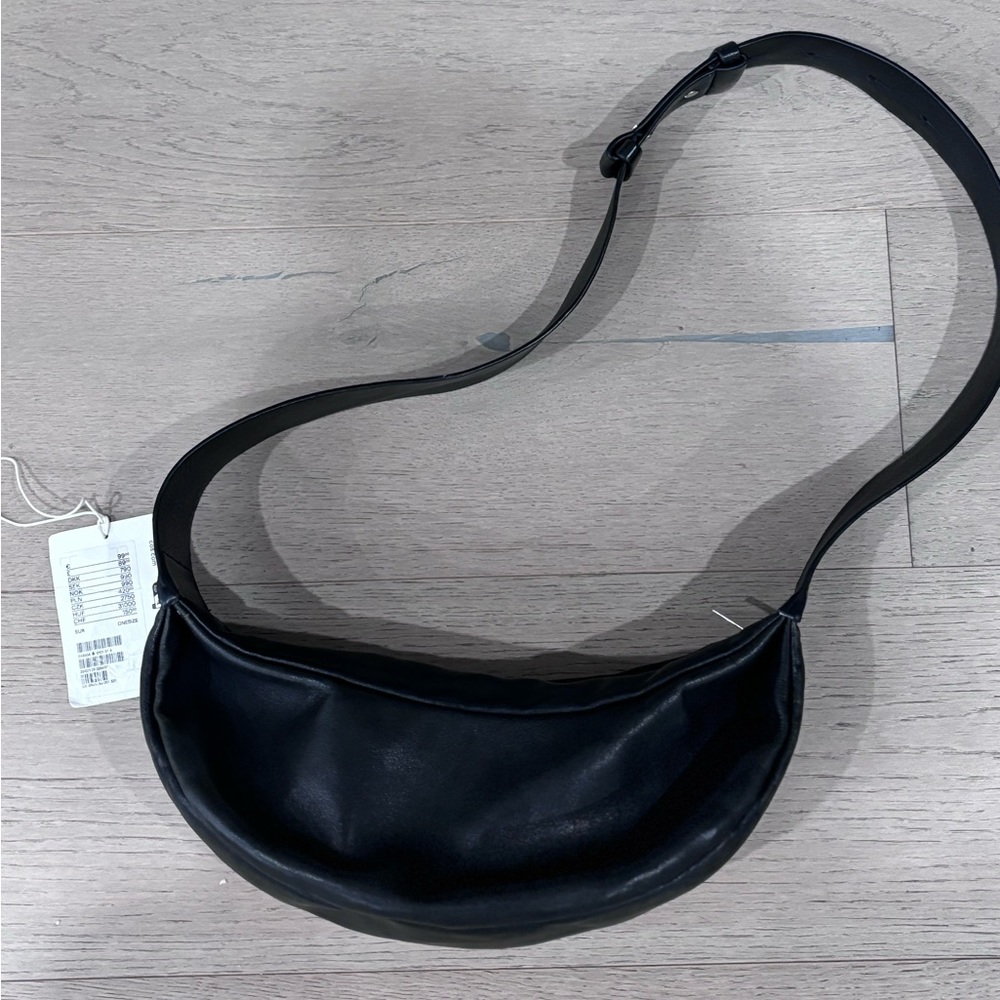 COS LEATHER SWING BAG | BLACK